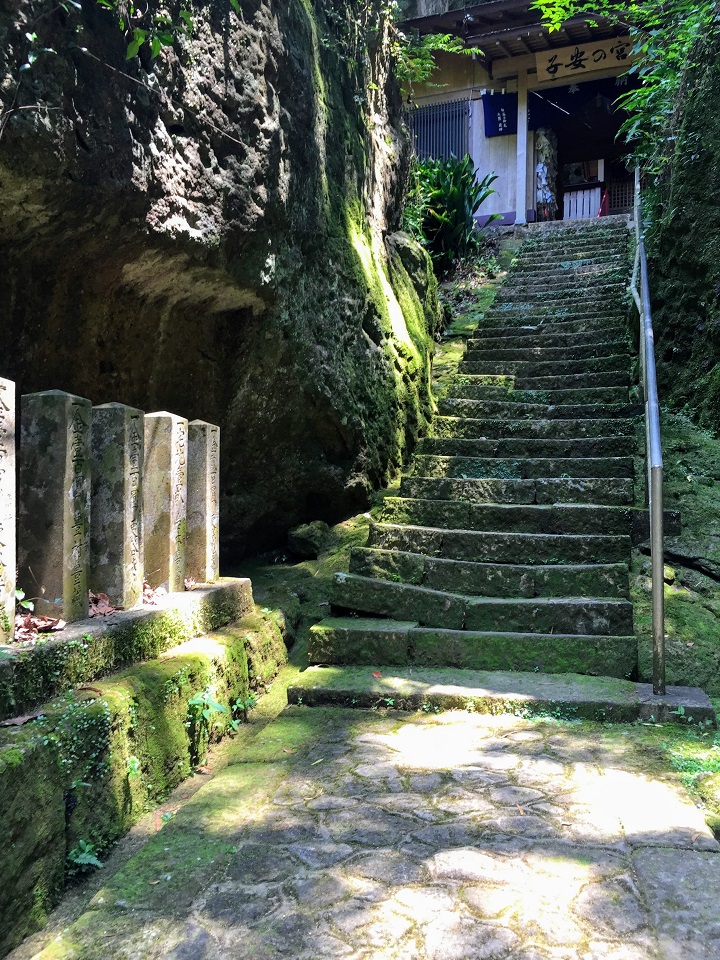神内神社の石段